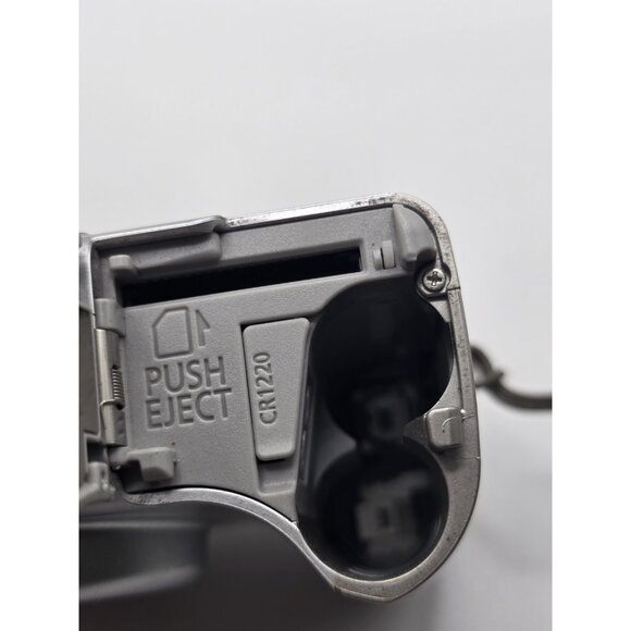 Canon PowerShot A530 5.0MP Digital Camera Silver READ-Small Black Line On Screen - Picture 16 of 16